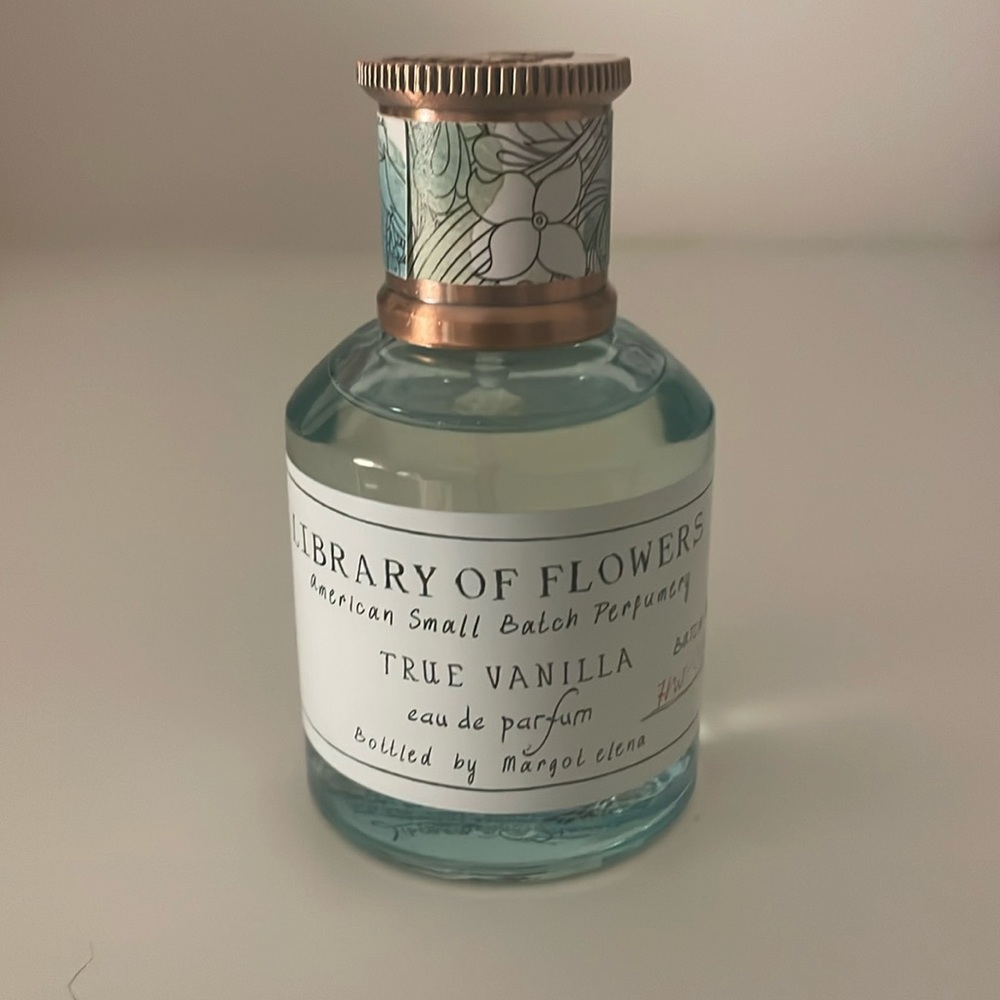 Library of Flowers True Vanilla full size BRAND NEW! By Margaret Elena